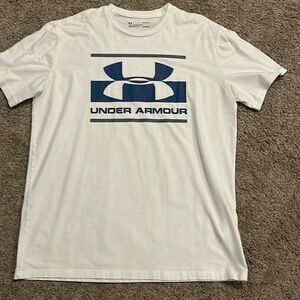 Under Armour Shirt-Size L